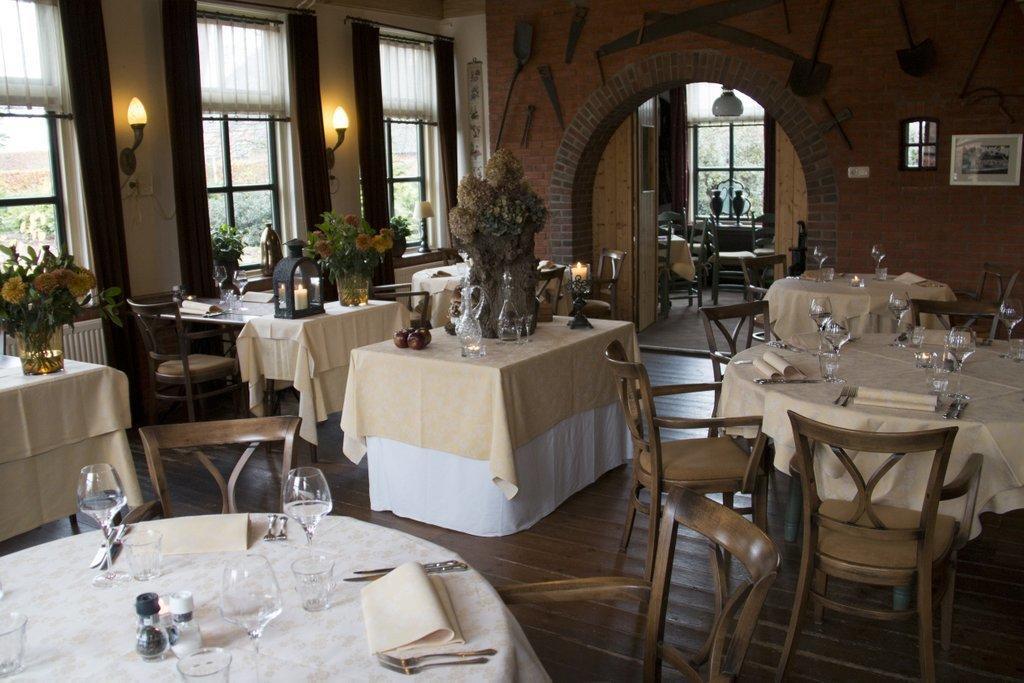H.R. Jachtlust Hotel Steenbergen  Bagian luar foto